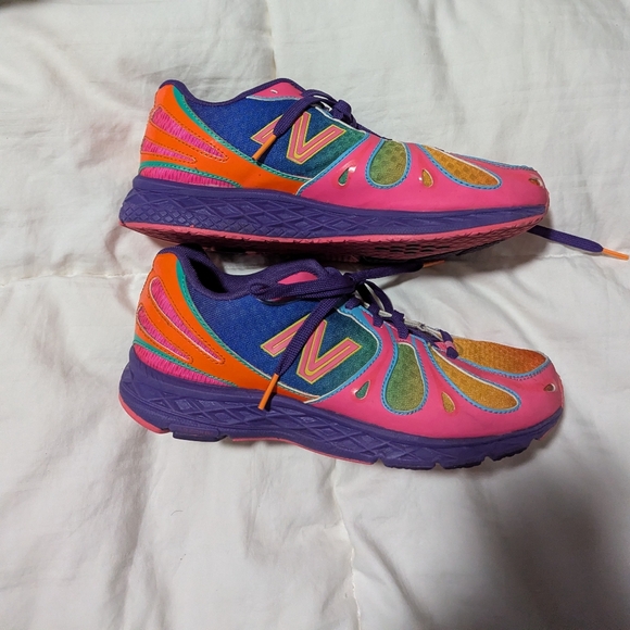 New Balance 890V3 Multicolor Running Shoes - Picture 2 of 5